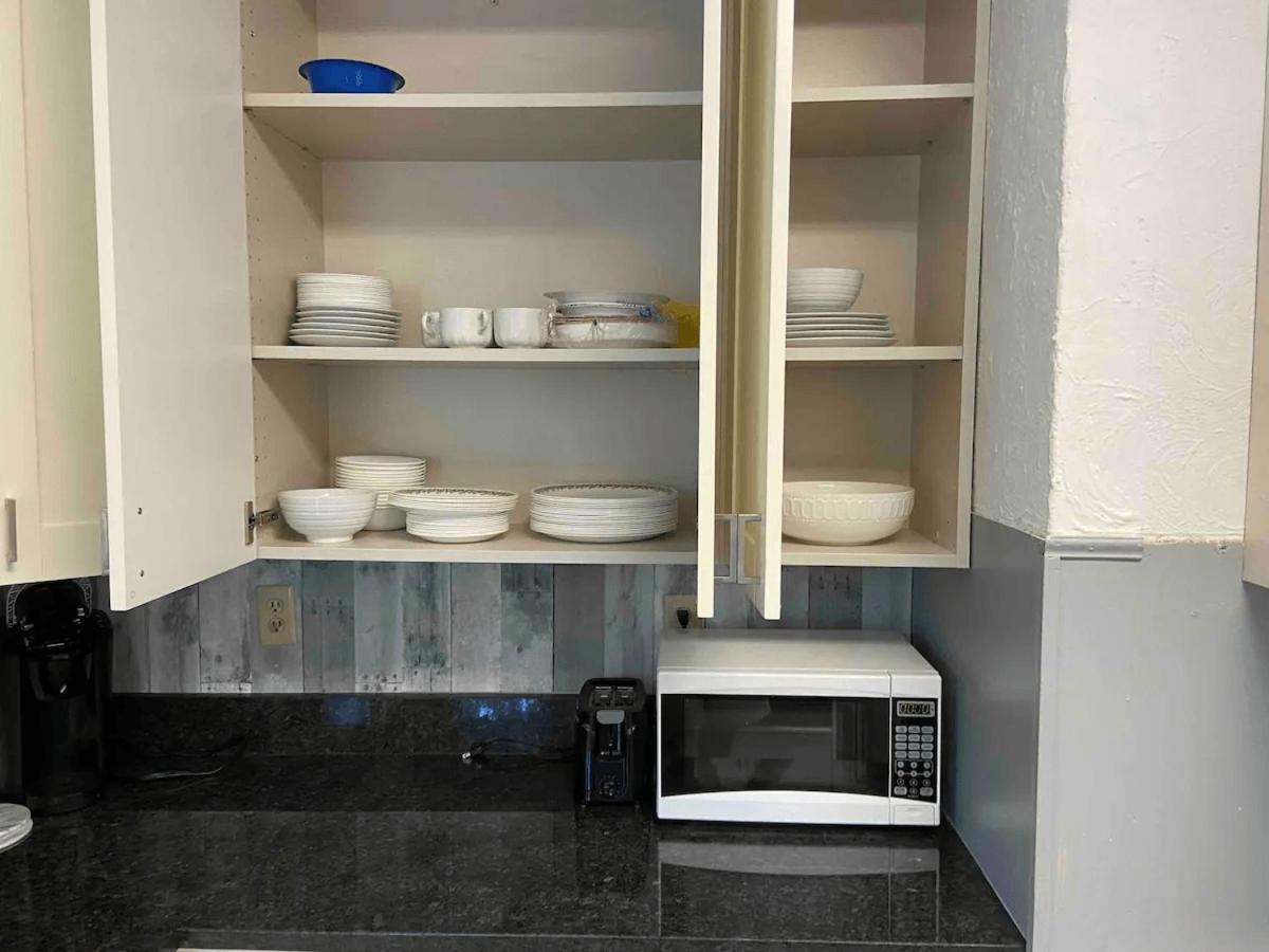 Cozy 3 & 4 Bed Home 2 Blocks To Hospitals & Lambeau Green Bay Zewnętrze zdjęcie